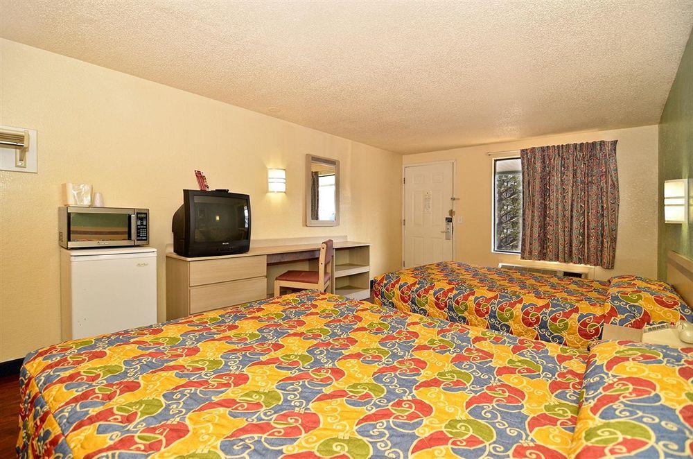 Mentor Home Inn And Suites Chambre photo
